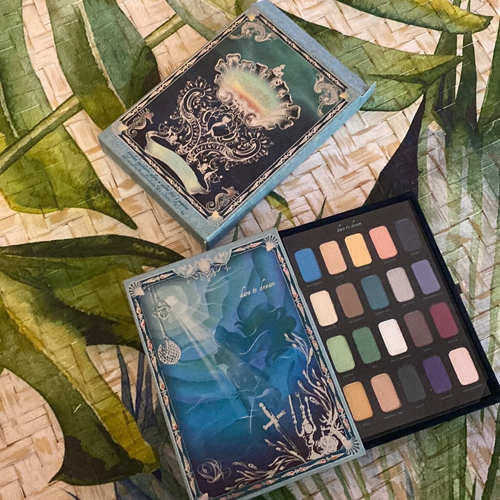 Sephora x Disney Storybook eyeshadow palette